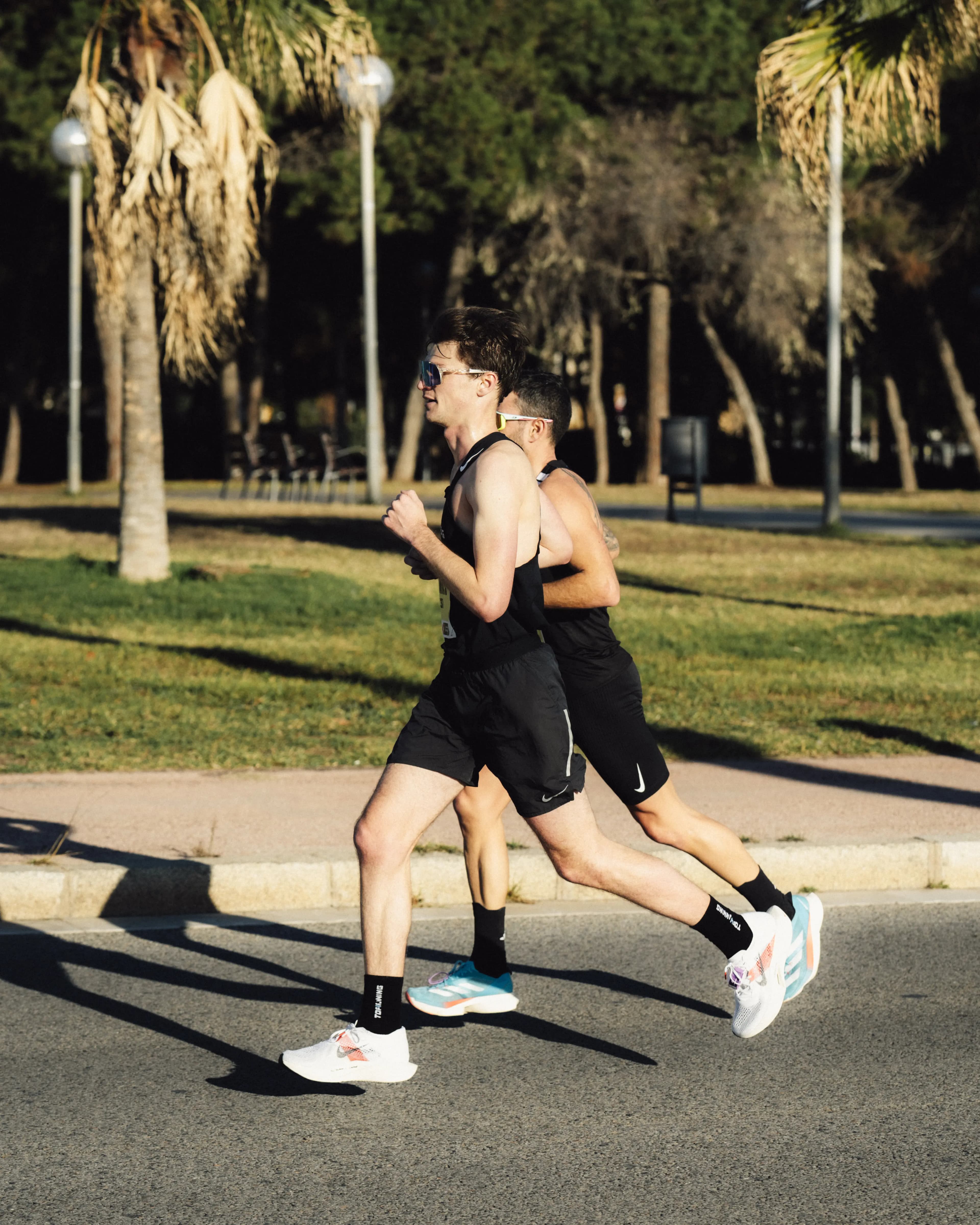 Groupe d'athlètes en entraînement collectif